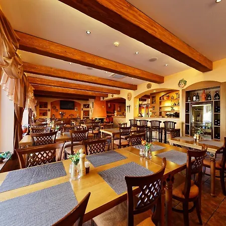 酒店 麦可斯英酒店 3*