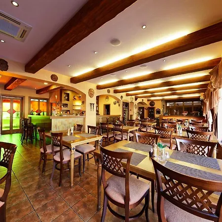 酒店 麦可斯英酒店 3*